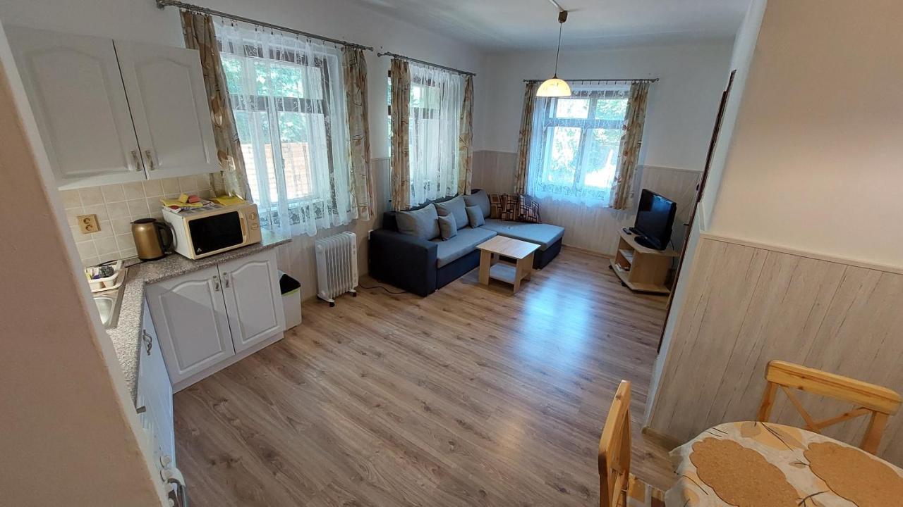 Ubytovani Pod Hradbami Nové Město nad Metují 外观 照片